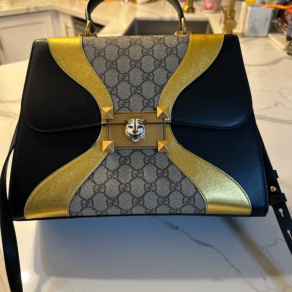 AUTHENTIC GUCCI Jeweled Tigers Head GG Logo with Calfskin Leather handle strap